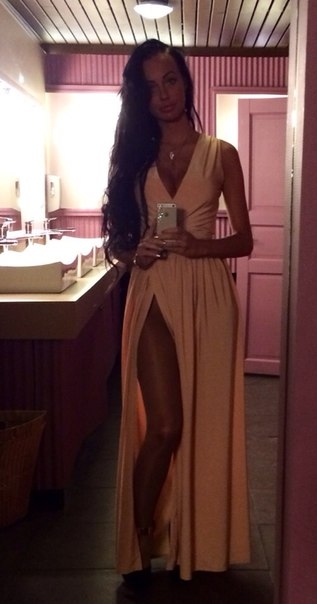 Я творческая и нежная, и вместе мы сможем окунуться в мир наслаждения и удовольствия. Я имею богатый опыт и готова предложить тебе широкий спектр услуг. Разнообразие поз, оральный и классический секс, массаж - это лишь некоторые из них. Элегантна и стильна, я являюсь прекрасной компаньонкой на любое мероприятие или путешествие. Мои фото говорят сами за себя - я сексуальна и соблазнительна. Живу в Москве и готова к общению с тобой. Оставь свои сомнения и позвони мне, и я обещаю сделать время, проведенное со мной, незабываемым. 💋🔥 16586, 22 года